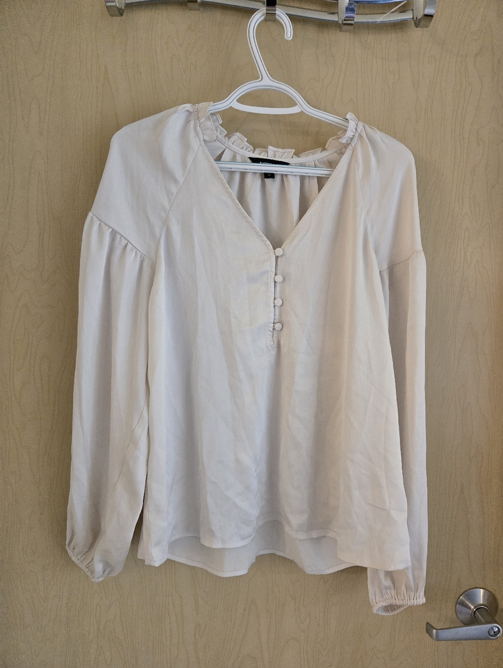 NWOT Express Silver V-neck Blouse (M)